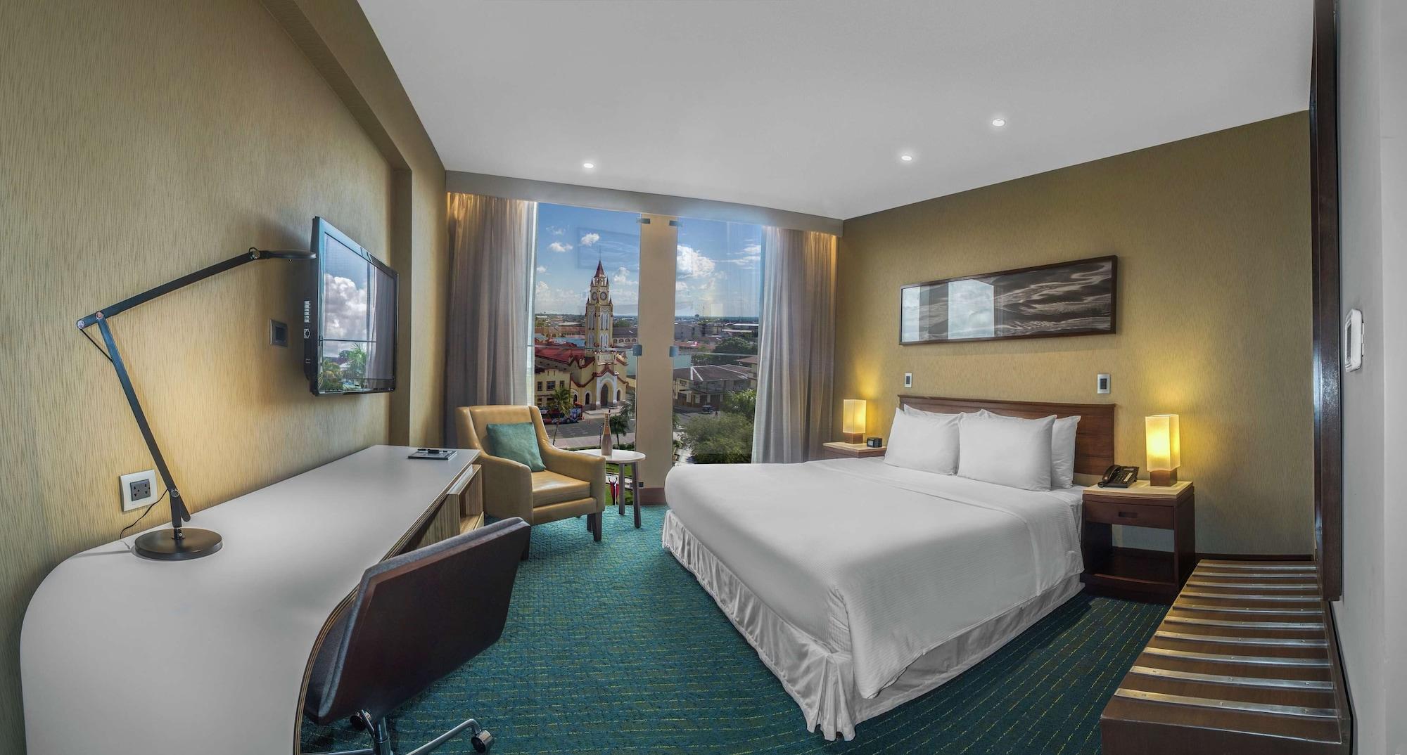 Doubletree By Hilton Iquitos Hotel Екстериор снимка