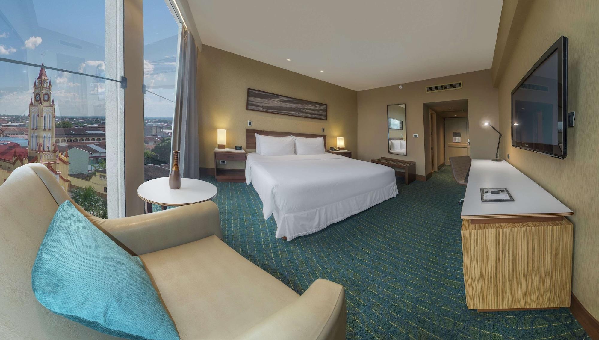 Doubletree By Hilton Iquitos Hotel Екстериор снимка