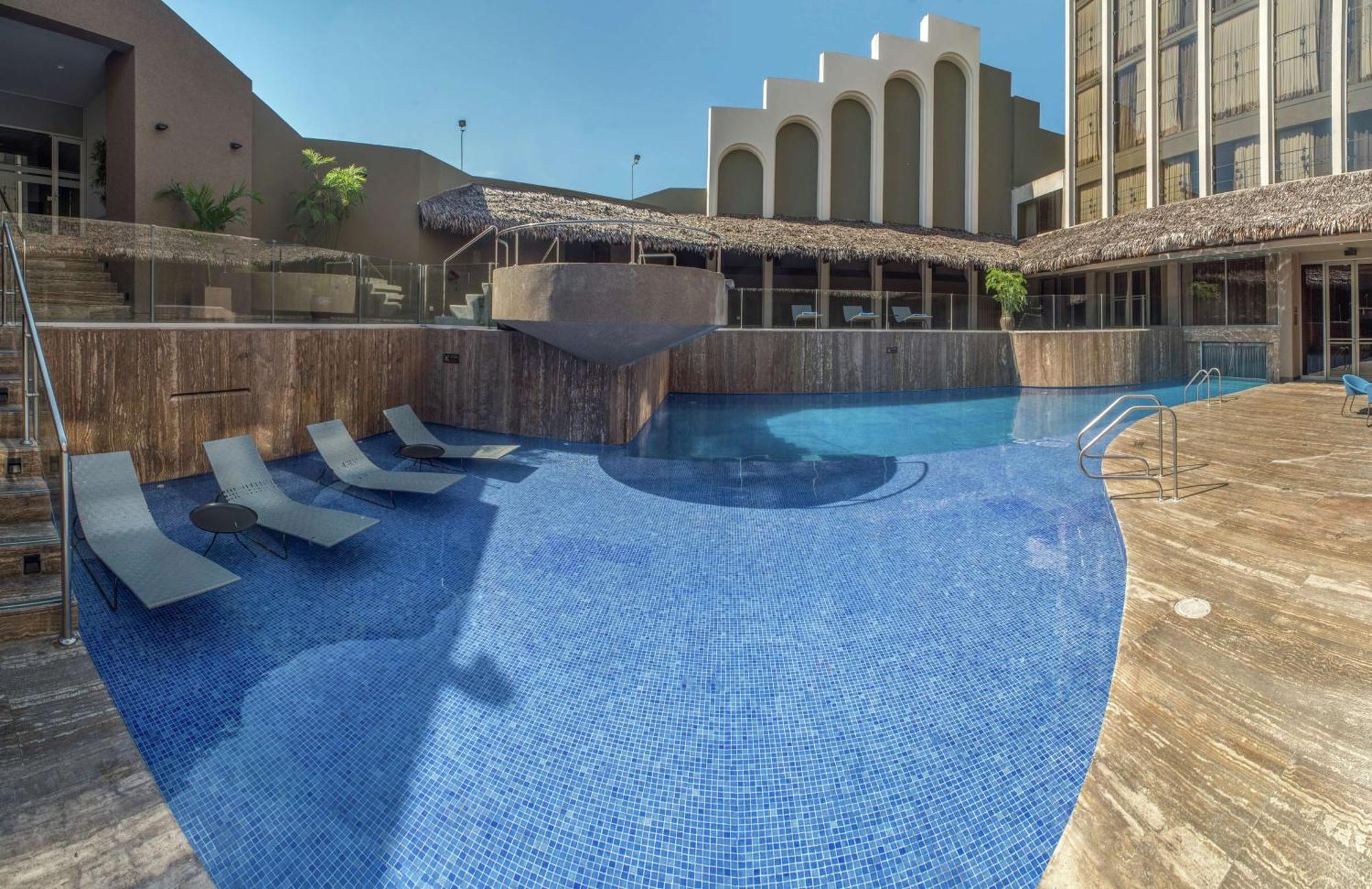 Doubletree By Hilton Iquitos Hotel Екстериор снимка